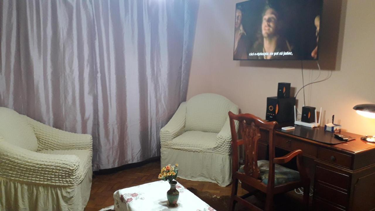 Cozy, Central 1-Bedroom Apartment In Timisoara, Romania Timişoara Exterior foto